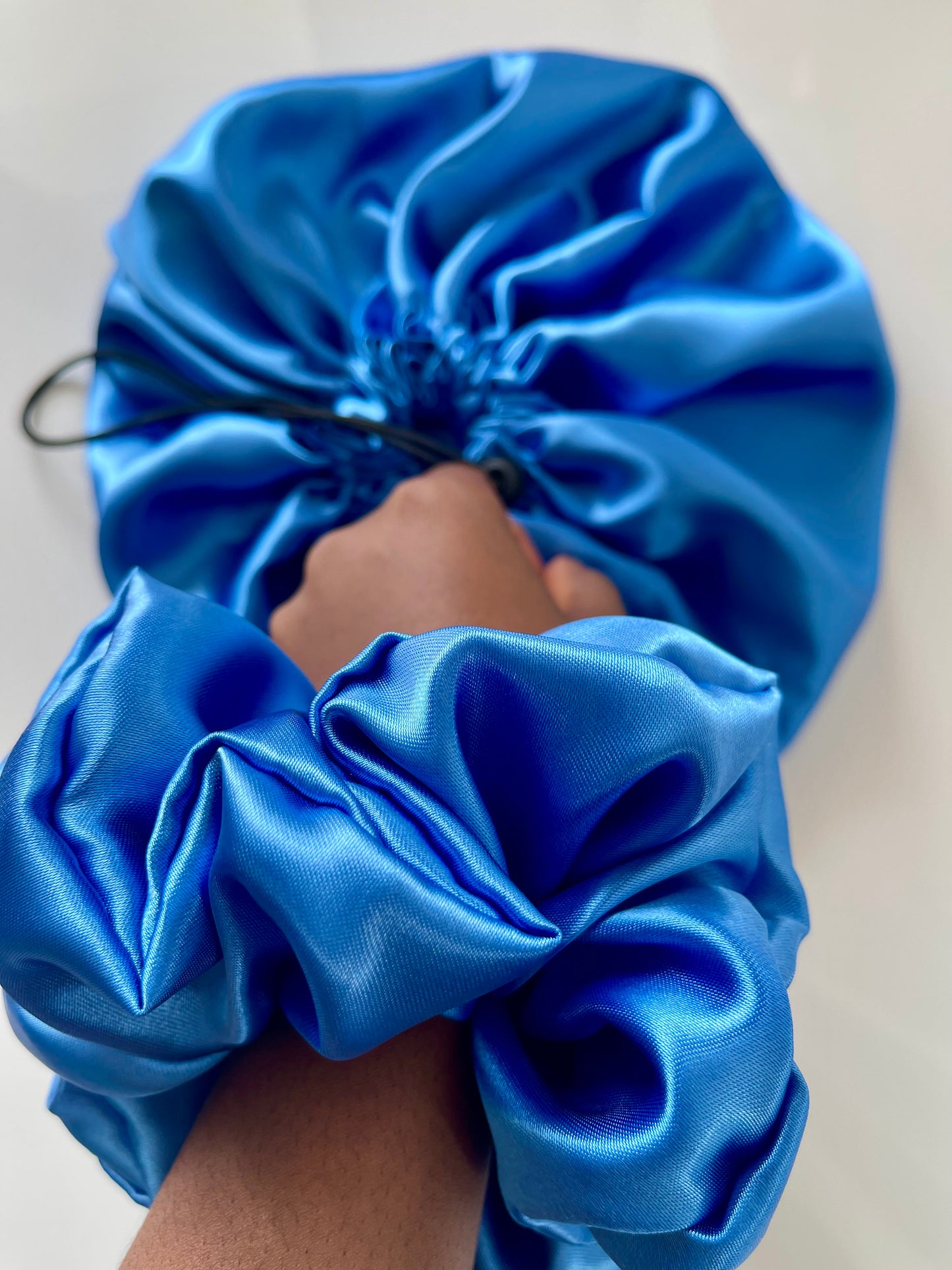 Pack bonnet en satin et chouchou XL