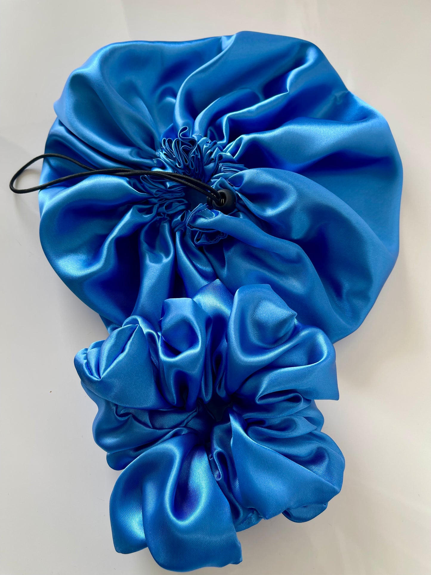 Pack bonnet en satin et chouchou XL