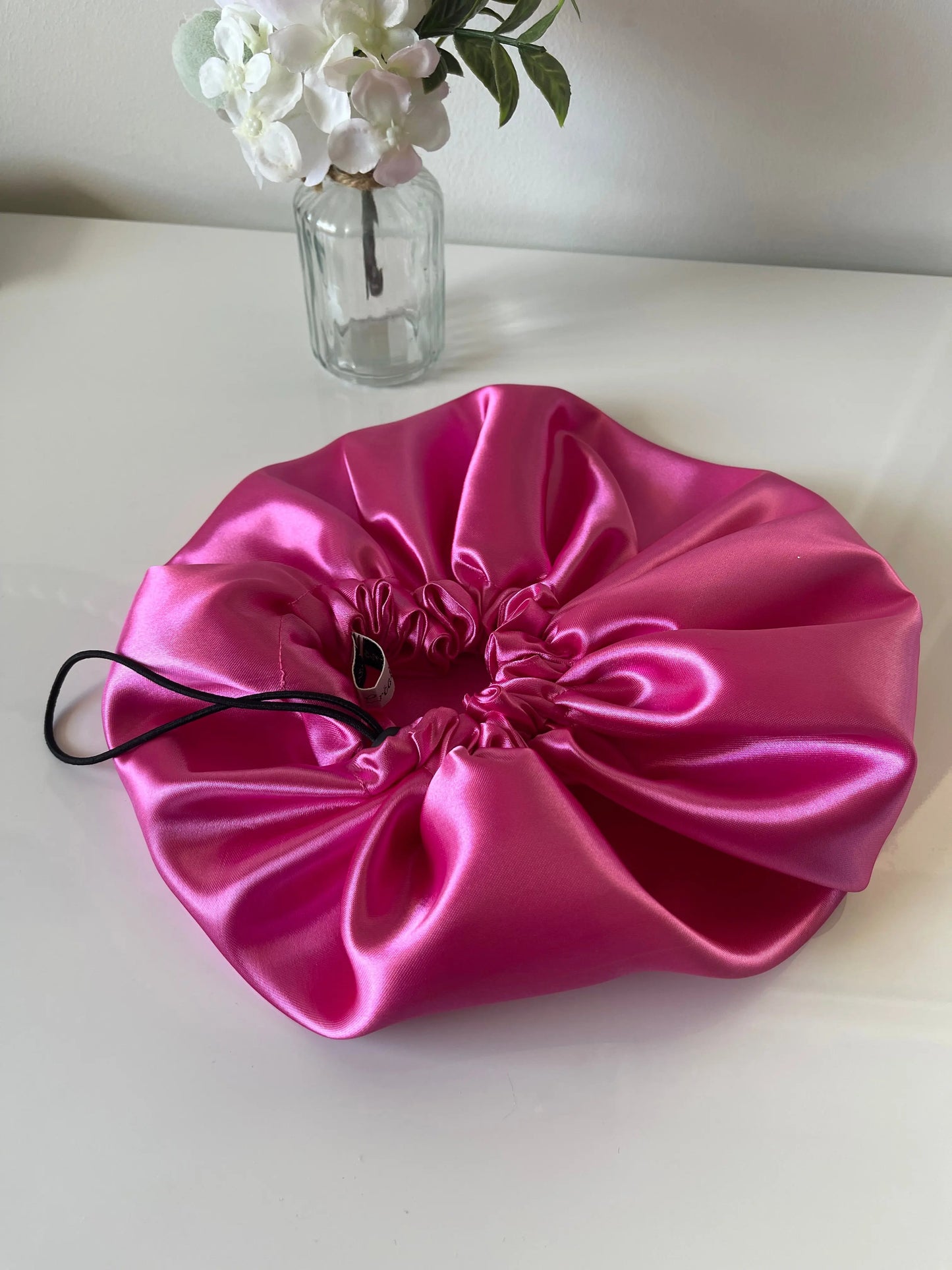 Bonnet en satin pour enfant “ROSY” UZURI CRÉATIONS