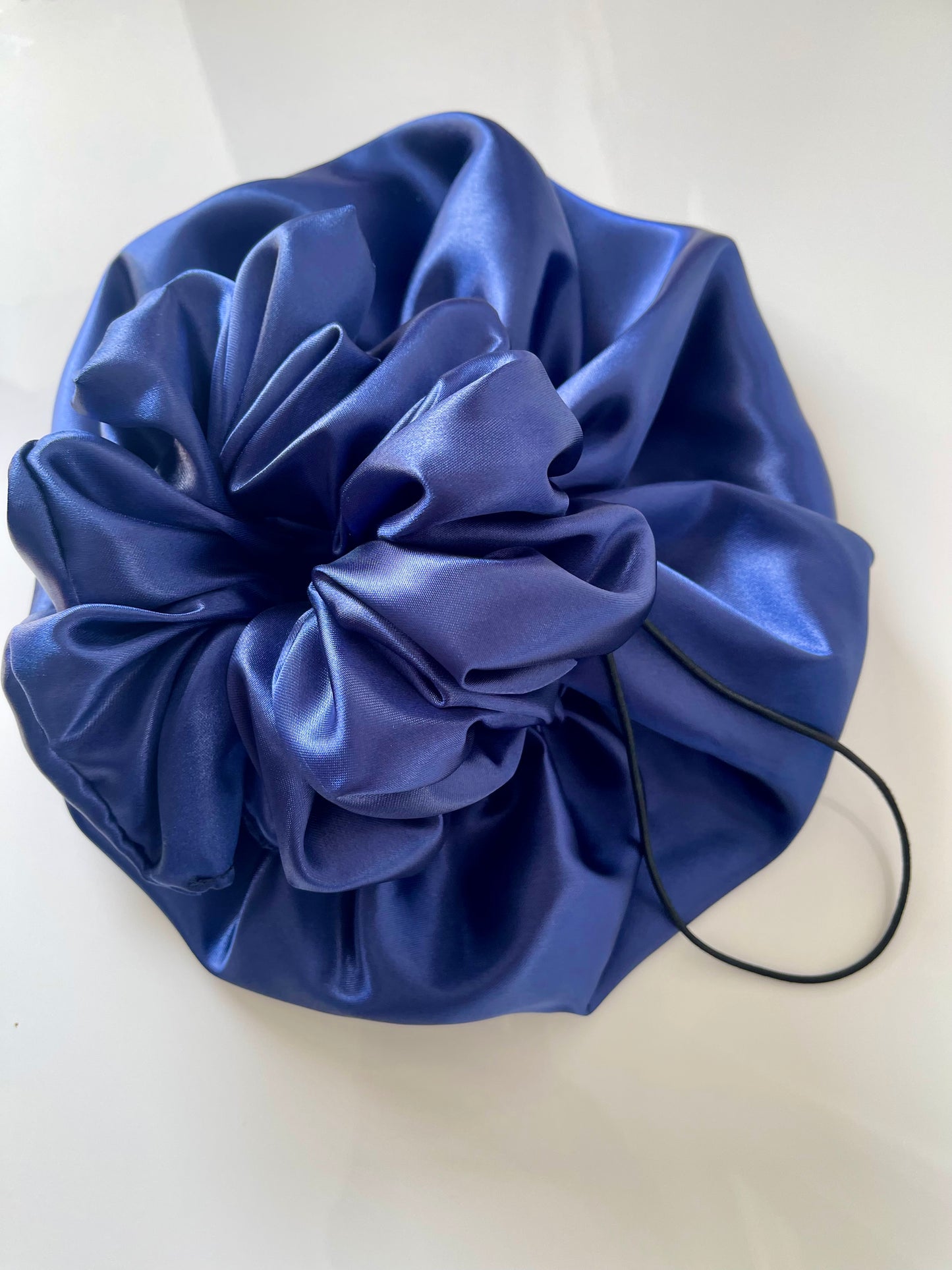 Pack bonnet en satin et chouchou XL