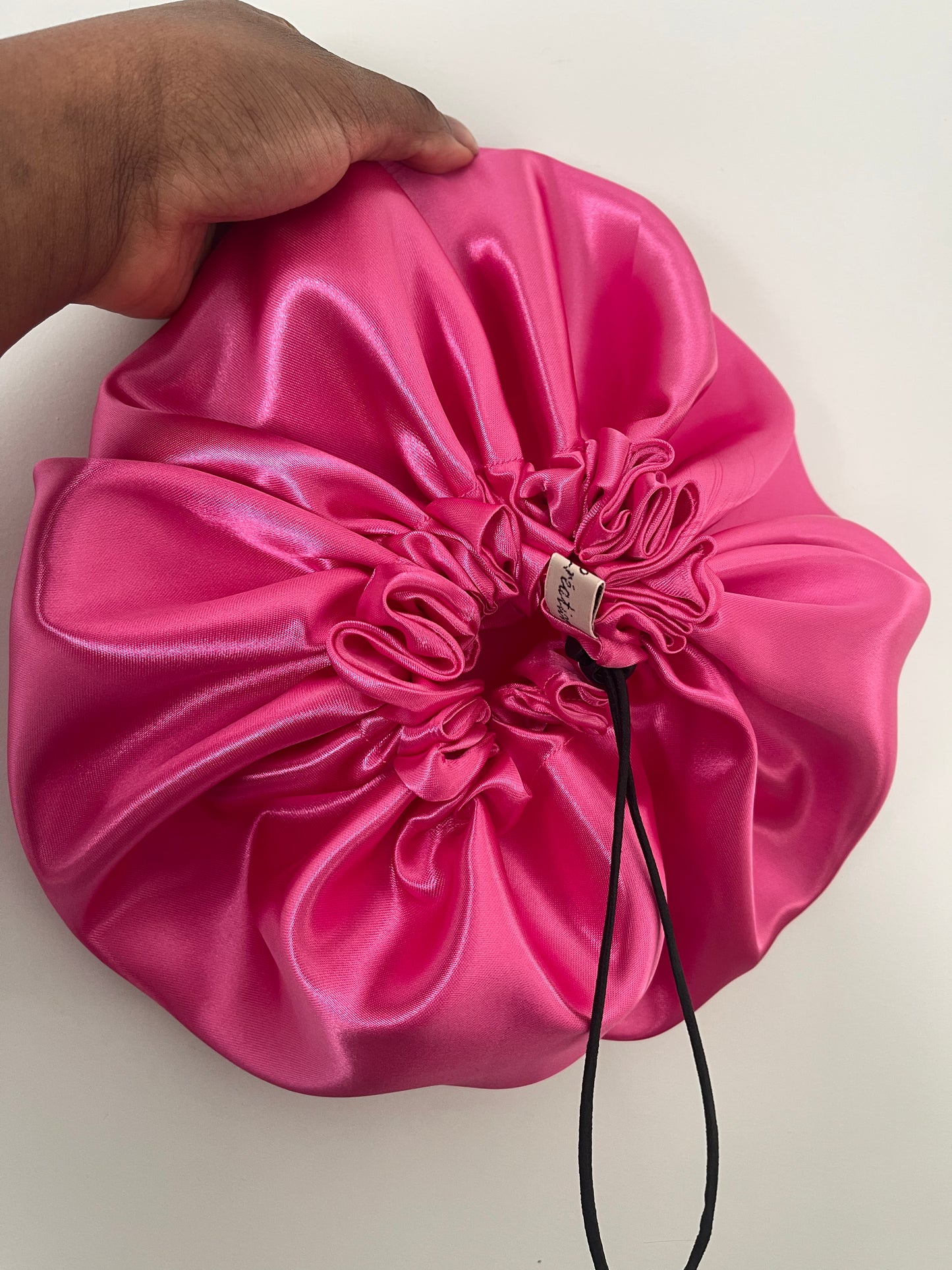 Bonnet en satin pour enfant “ROSY” - UZURI CRÉATIONS