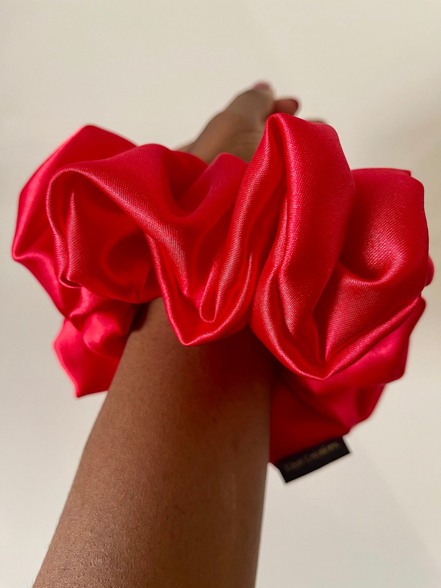 Chouchou en satin “LOVE” taille XL