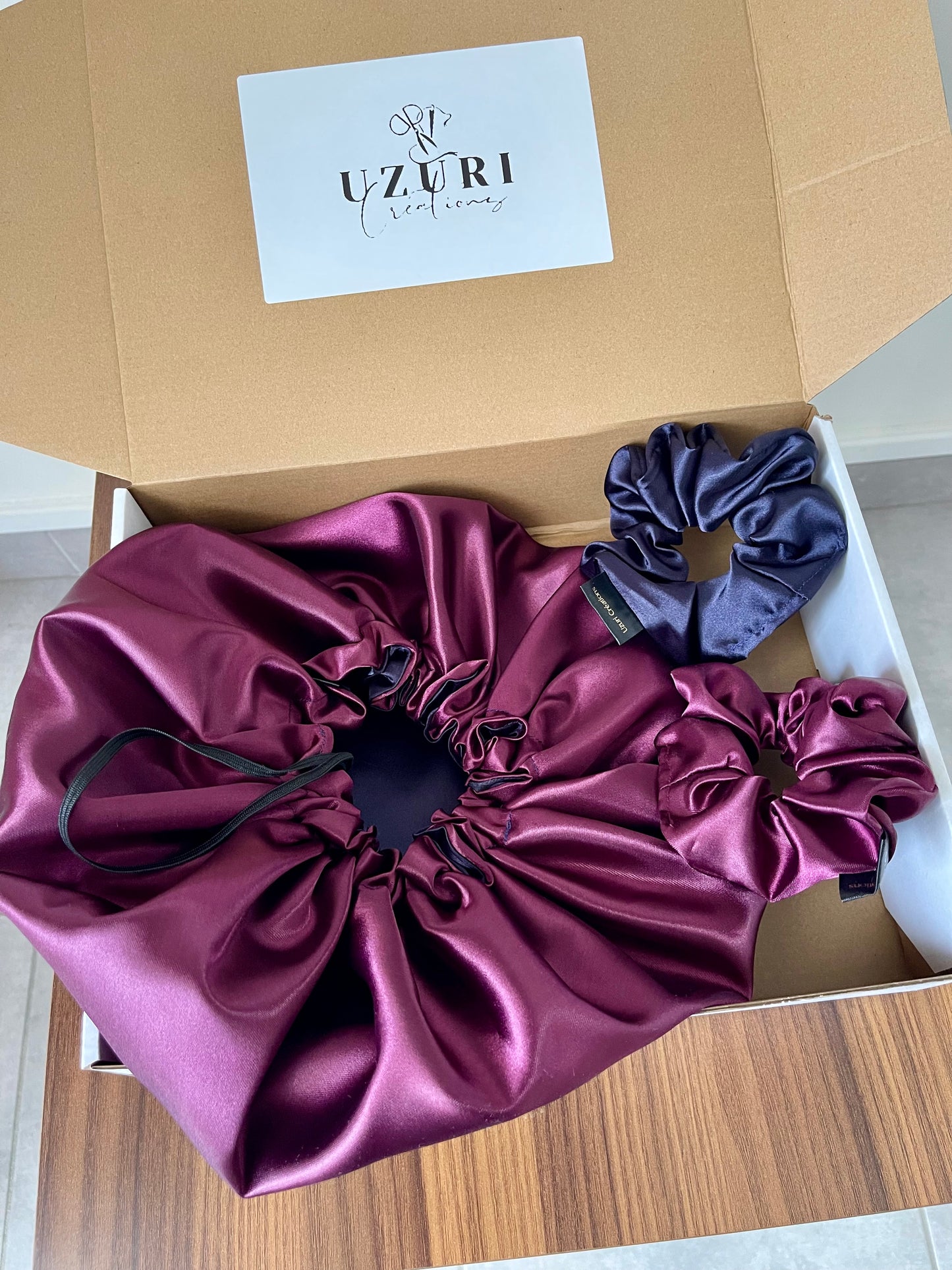 Pack pour cheveux - bonnet en satin réversible avec deux chouchou taille S + pochon - kit satiné