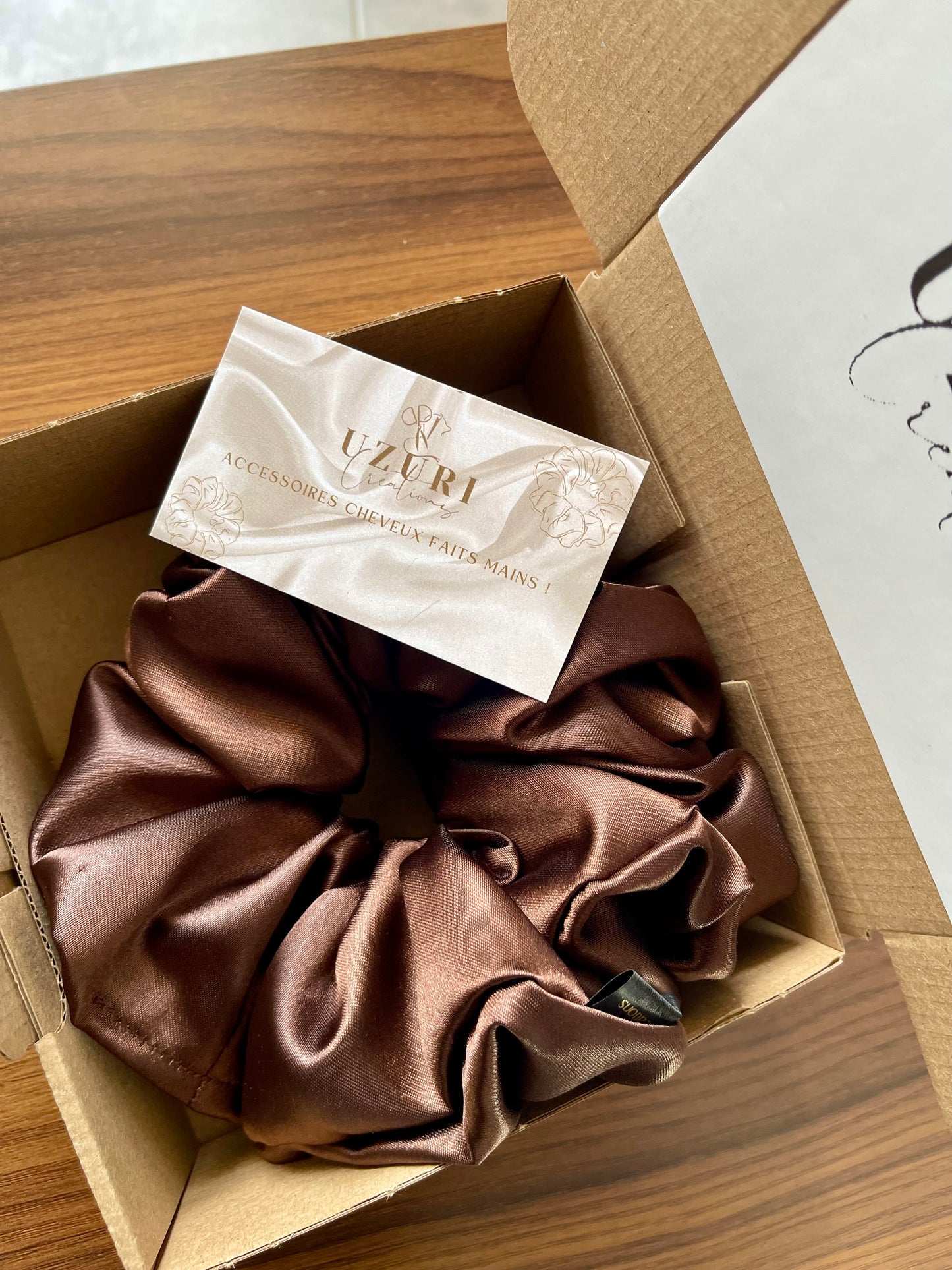 Chouchou en satin Premium “CHOCO” XL