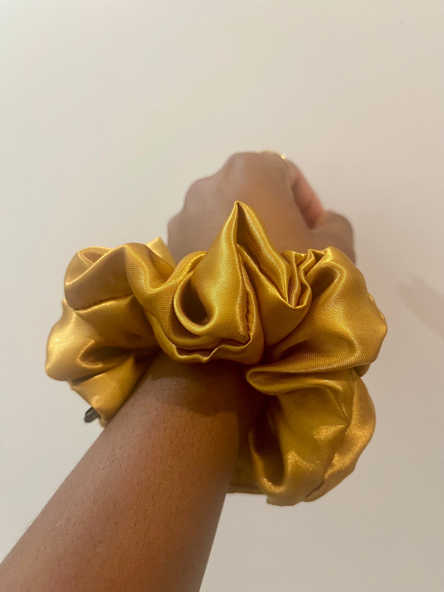 chouchou en satin " PAOLA " Taille M