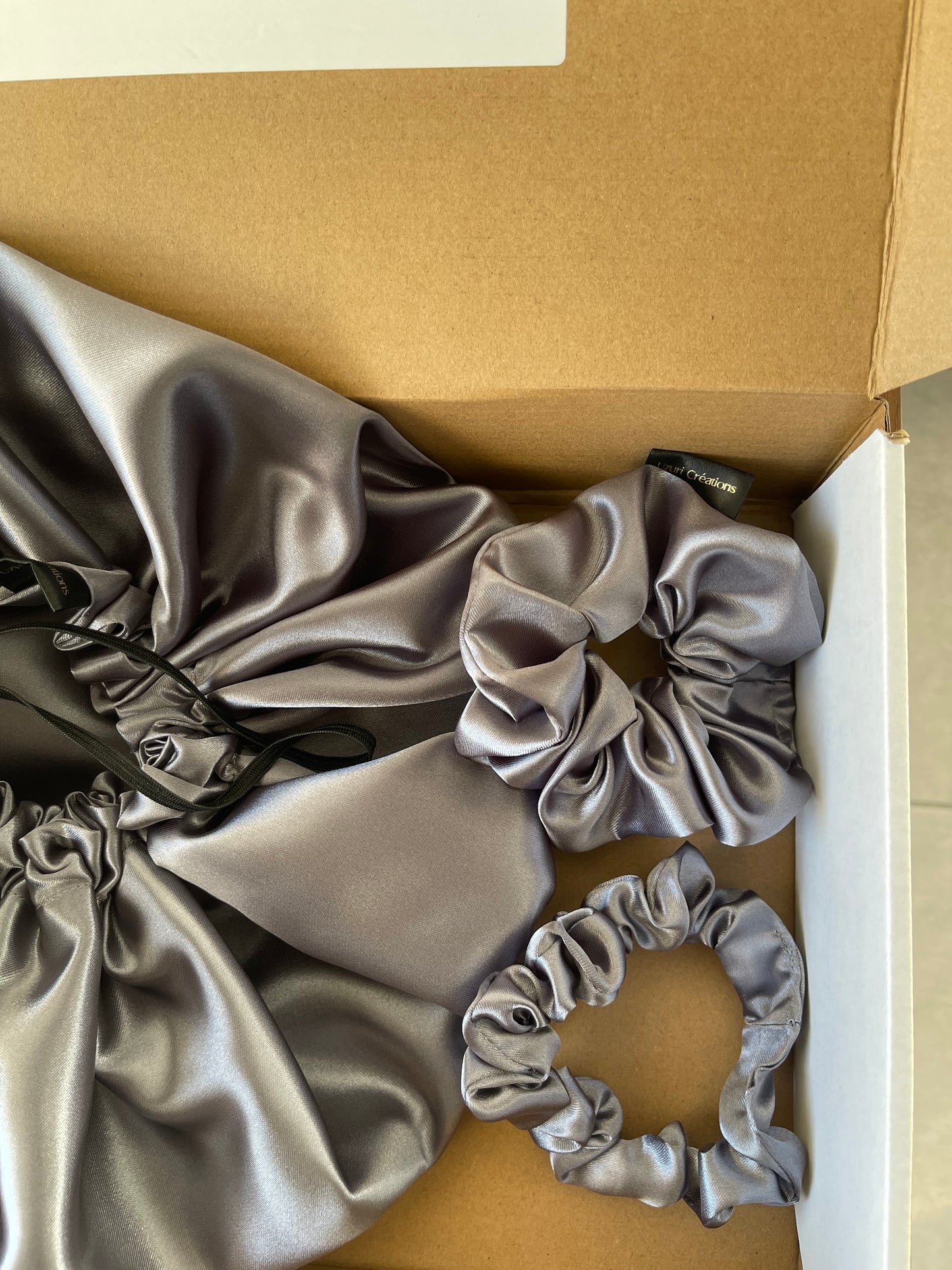 Pack satin cheveux - bonnet en satin et chouchous + pochon- kit satiné