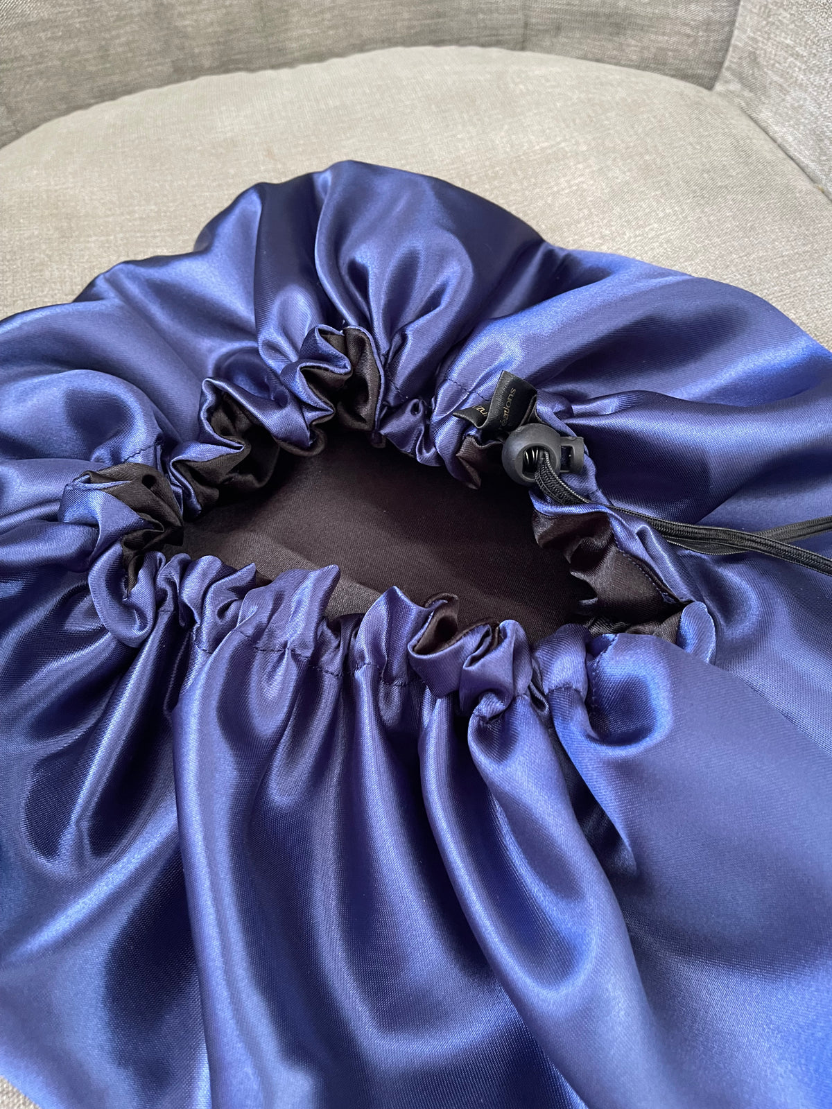 Bonnet en satin- bonnet de nuit pour cheveux- protection cheveux et hydratation- réversible et ajustable avec cordon