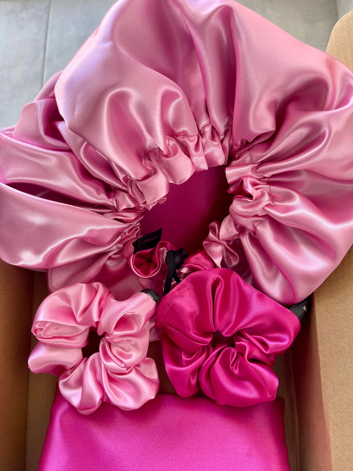 Pack satin pour cheveux - bonnet en satin réversible et chouchous tailles S + pochon - kit satiné