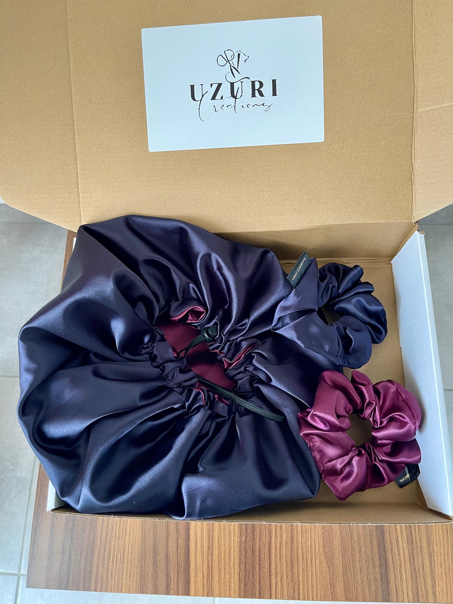 Pack pour cheveux - bonnet en satin réversible avec deux chouchou taille S + pochon - kit satiné