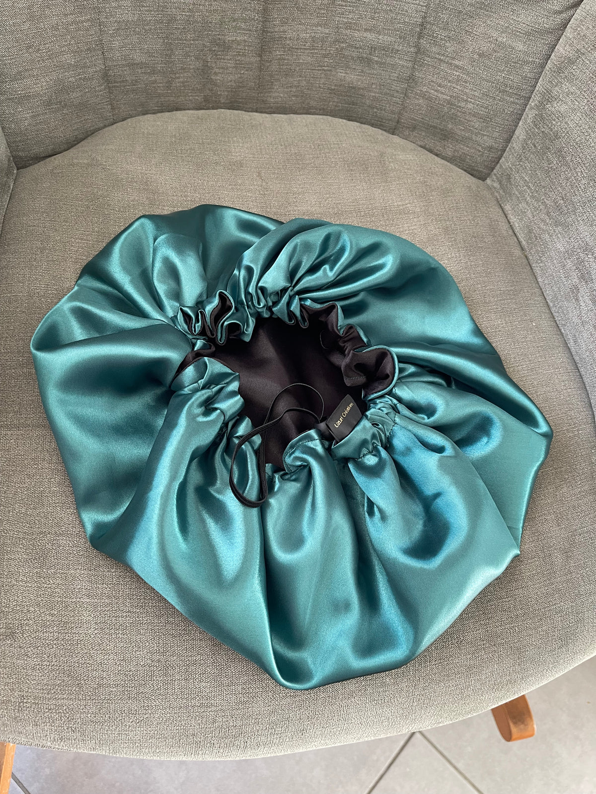 Bonnet en satin- bonnet de nuit réversible et ajustable avec cordon - protection cheveux optimale