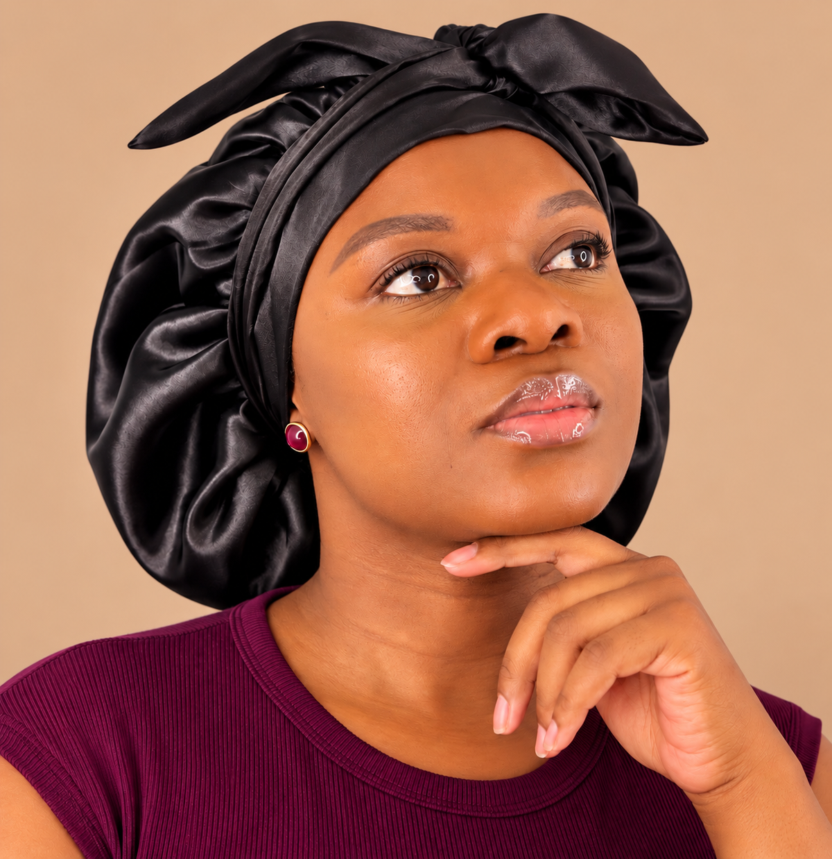 Bonnet Malyah noir - satin à nouer - Protection, confort et élégance