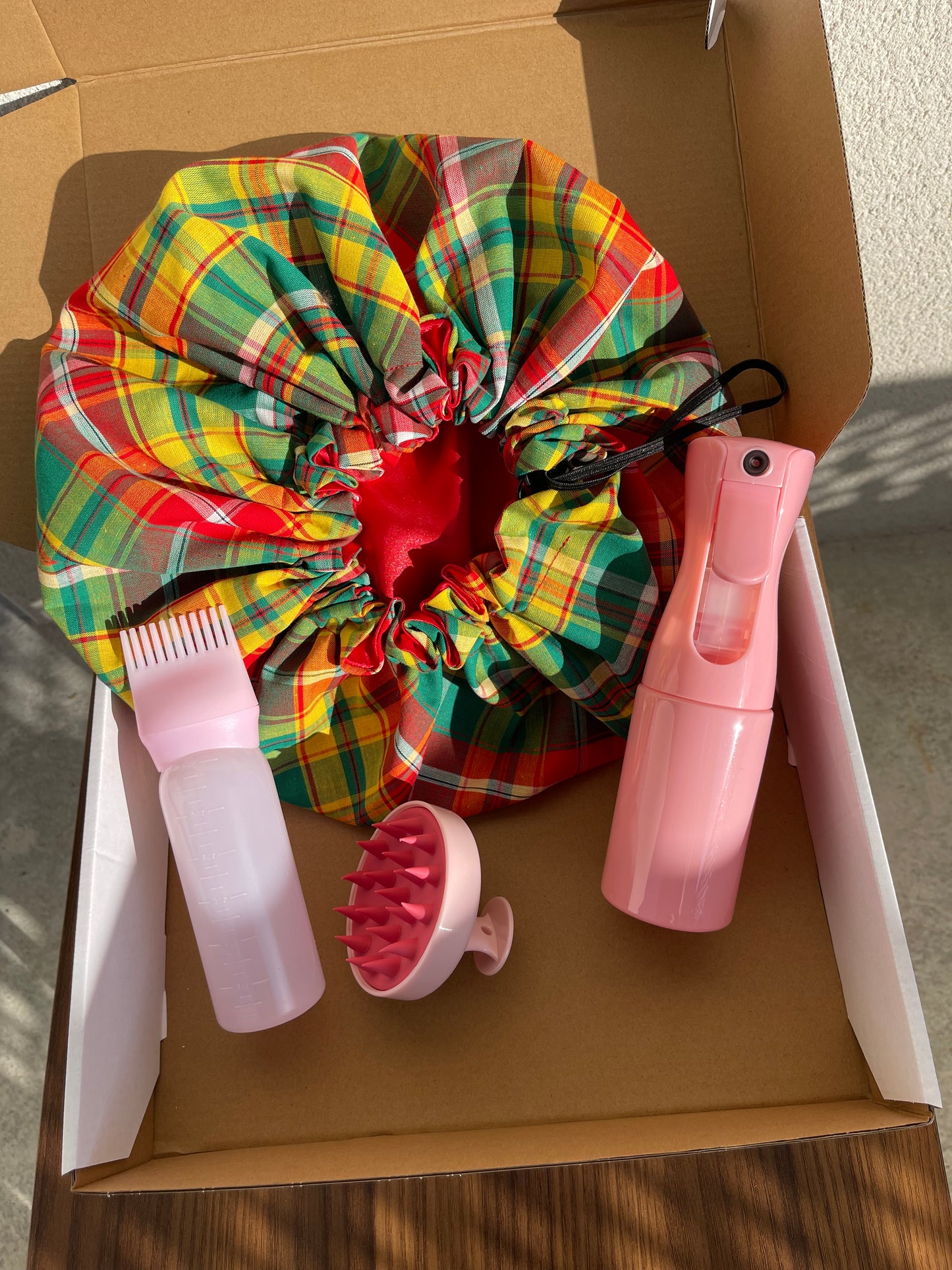 Kit routine capillaire rose + bonnet en madras hydratation et soin du cuir chevelu