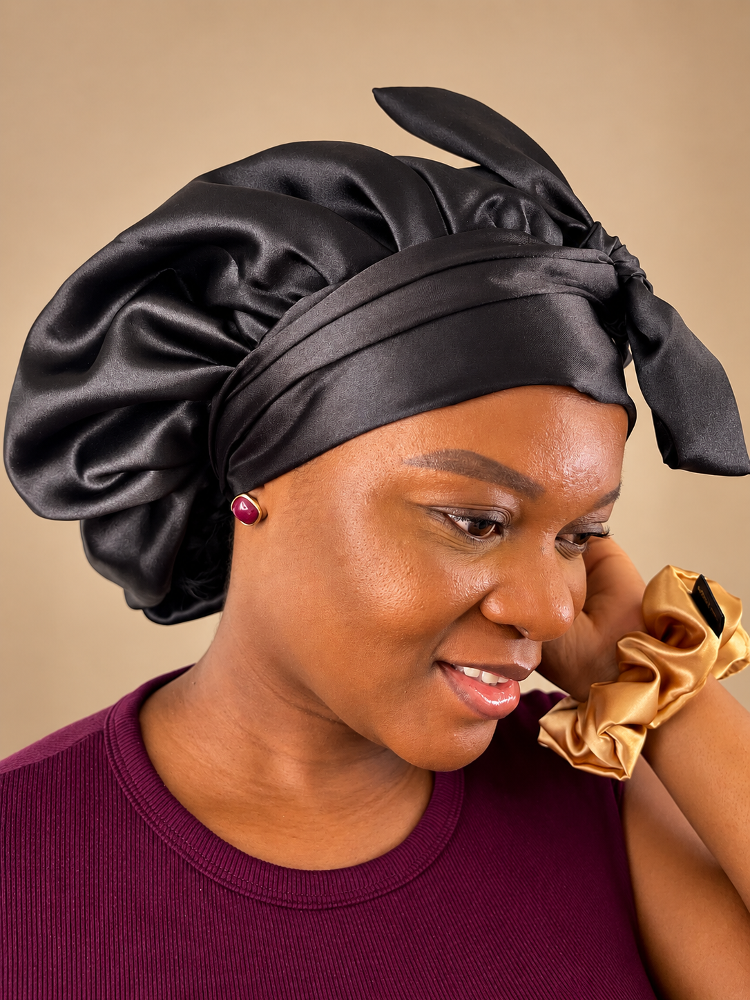 Bonnet Malyah noir - satin à nouer - Protection, confort et élégance