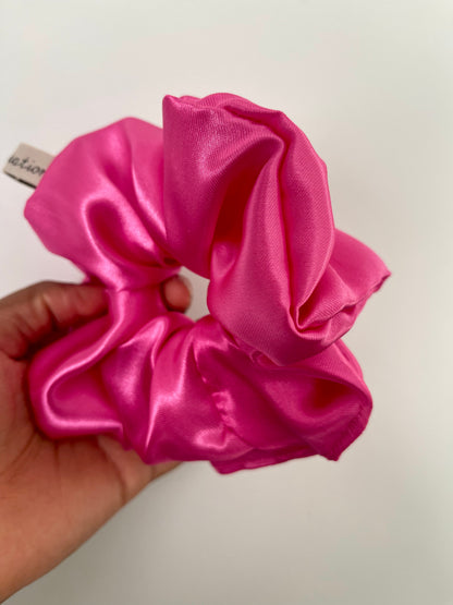 Chouchou en satin taille M “ROSE” UZURI CRÉATIONS
