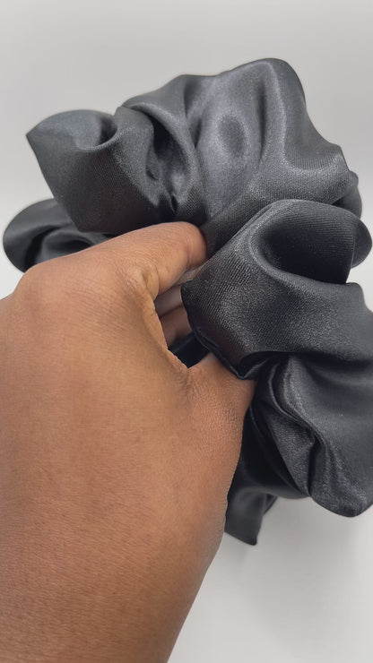Chouchou en satin noir "BLACK BASIC" Taille XL